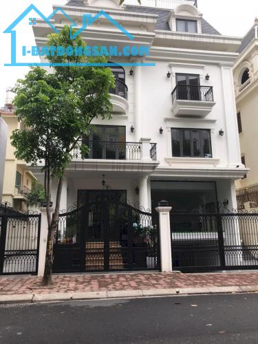 BIỆT THỰ ĐƠN LẬP KHU ĐÔ THỊ MỚI DỊCH VỌNG 190M2– 5 TẦNG THANG MÁY – KHU VIP – AN SINH TỐT