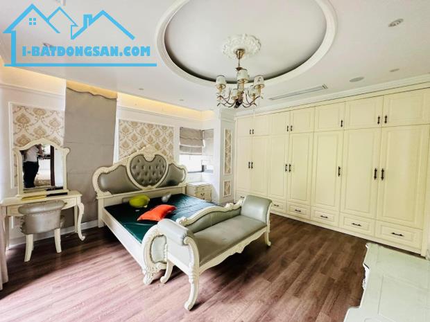 Bán Biệt Thự Dịch Vọng - Cầu Giấy, 300M2, Mt: 16M, Vỉa Hè, Hiếm Nhà Bán, Tặng Nội Thất