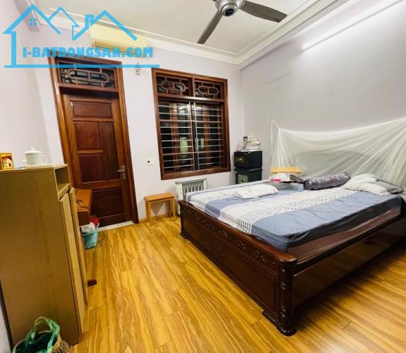 Nhà Xuân La Tây Hồ Ngõ ô tô thông. 100m ra khu Ngoại giao đoàn. DT 50m2 MT 5m giá 8.5 tỷ