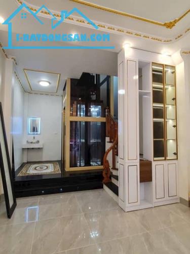 Mặt Phố Ngô Thì Nhậm 40m 5t mt4m thang máy,áp lô góc,vỉa hè thênh thang,vừa ở vừa KD