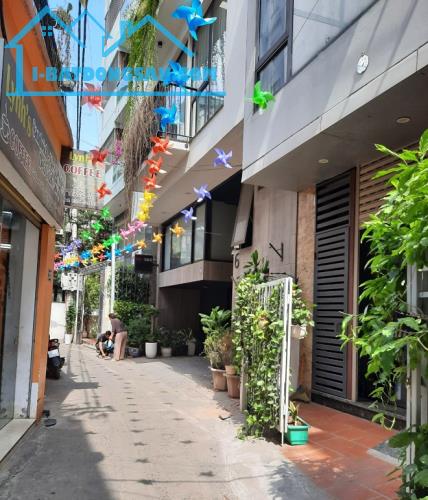 Nhà Trịnh Công Sơn view hồ. Ngõ nông 10 nhà ra mặt phố. DT 55m2 hơn 12 tỷ