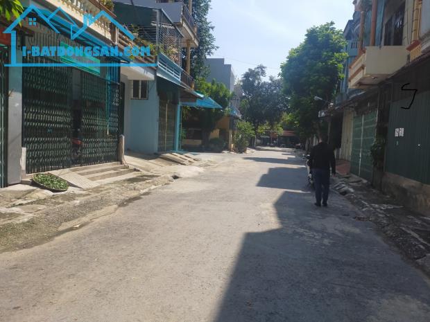 Cần bán nhà đầu ve 4 tầng mặt đường Tôn Quang Phiệt, Phường Đông Thọ, Tp. Thanh Hóa 120m2