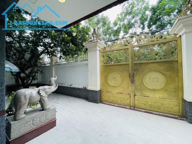 Bán Biệt Thự đối diện công viên .An Lạc ,Bình Tân 4 lầu, 270m2 chỉ 29.5 tỷ
