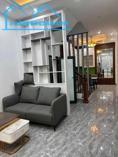 BÁN NHÀ ĐẠI TỪ, GẦN PHỐ GẦN Ô TÔ, 41M2 X 4 TẦNG, FULL NỘI THẤT, SỔ VUÔNG