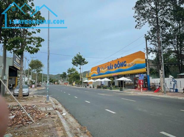 Bán lô đất tại thị trấn Long Hải mặt tiền đường nhựa 3/2 khu dân cư đông giá 2,85 tỷ/110m2