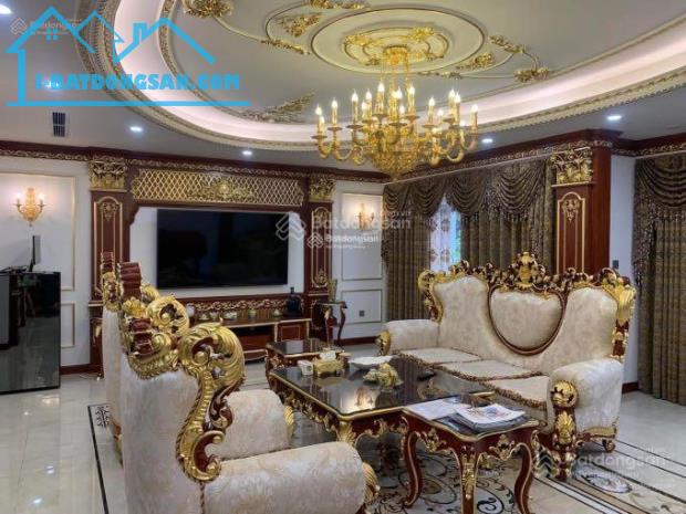 Bán biệt thự Bùi Xuân Phái - Mỹ Đình 2 :220m2 - 4 tầng -MT 12m . Giá siêu rẻ