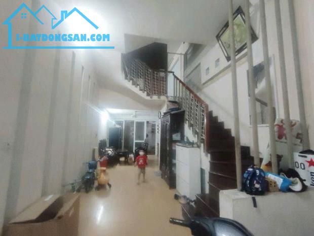 BÁN NHÀ PHÂN LÔ NGÕ 29 KHƯƠNG HẠ, NGÕ THÔNG Ô TÔ 7 CHỖ VÀO NHÀ, LÔ GÓC, DÂN XÂY CHẮC CHẮN