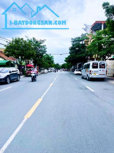 Giá 25 tỷ. Bán nhà 2mặt tiền CMT8- View sông P. Quyết Tháng- Biên Hoà