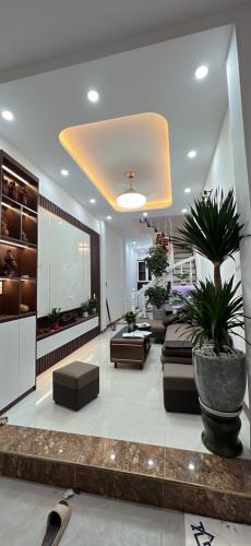 Thuỵ Khuê, ngõ thông kinh doanh, 40m2, nhà đẹp long lanh full nội thất chỉ nhỉnh 7 tỷ.