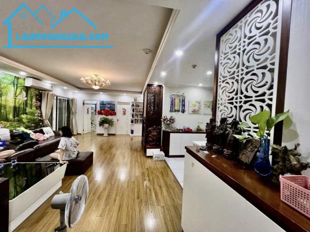 Bán Chung cư M5 số 91 Nguyễn Chí Thanh-DT 133 m2-TẦNG TRUNG-3 NGỦ-2 WC-VIEW PHỐ.