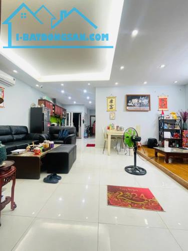 Bán chung cư 250 Minh Khai-DT 80 m2-TẦNG CAO-2 NGỦ-2 WC-VIEW ĐẸP-FULL NỘI THẤT.