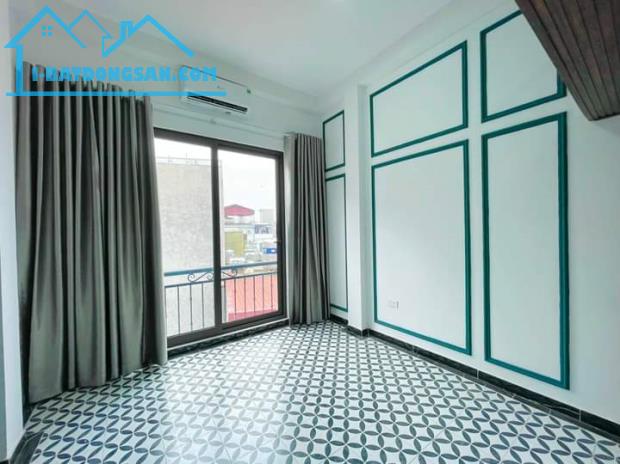 Bán toà CCMN tại Kim Giang. Thanh Xuân DT108m2 x 7T. Mặt tiền 5.6m.