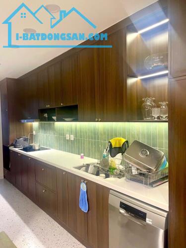 Bán Chung cư Sunshine Place Lĩnh Nam-DT 114 m2- TẦNG THẤP-3 NGỦ-2 WC-FULL NỘI THẤT.