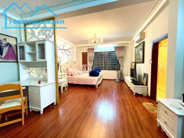 💥💥💥Đống Đa, Nhà Đẹp Như Khách Sạn 5 Sao, Cách 1 Nhà Ra Phố, Tặng Nội Thất Tiền Tỷ