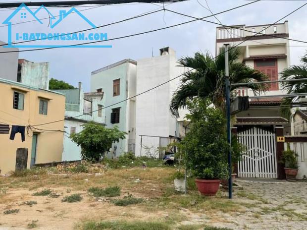 BÁN ĐẤT BIỂN. LÔ GỐC CỰC ĐẸP. KHU KHÁCH TÂY TẤP NẬP. GẦN CÔNG VIÊN CÁ VOI SƠN T