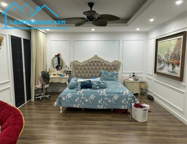 Tôi bán biệt thự KĐT Văn Phú gần công viên Hà Đông 250m2 chỉ 36.8 tỷ. LH 0989.62.6116