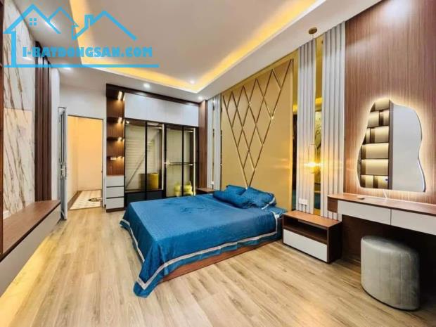 Xuân Đỉnh, ô chờ thang máy, nhà đẹp đón Tết, 65m2, 5 tầng giá chỉ 8,3 tỷ