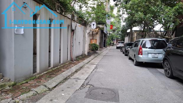 DUY NHẤT 1 NHÀ BÁN PHÂN LÔ PHỐ HÀO NAM DT54m2- MẶT TIỀN RỘNG, Ô TÔ