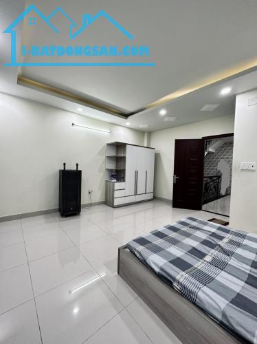 Gấp bán nhà Tân Bình, 6 tầng, dt 85m2 giá 17 tỷ, gần Mặt tiền Cộng Hòa.