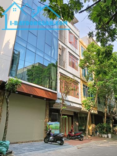 Bán nhà Võng Thị thang máy -vỉa hè- kinh doanh – gần Hồ Tây 83m 6tầng 23.6tỷ