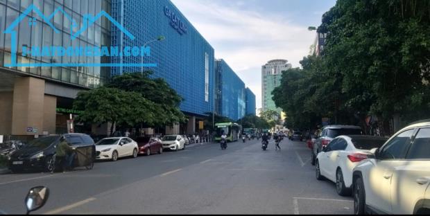 BÁN GẤP NHÀ ĐẸP PHÂN LÔ HÀO NAM DT53m2 Ô TÔ KINH DOANH MẶT TIỀN ĐẸP