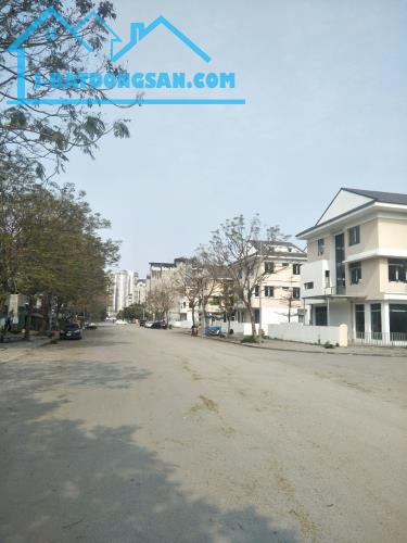 Bán đất dọc bún La Khê, vỉa hè, o tô tránh 50m2, mt 5m giá chỉ 13.8 tỷ!