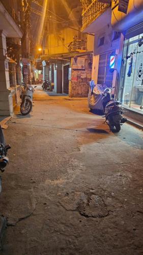 BÁN GẤP MẢNH ĐẤT MẶT NGÕ NGUYỄN KHOÁI, TRONG ĐÊ, Ô TÔ TRÁNH, DIỆN TÍCH RỘNG, SỔ NỞ HẬU