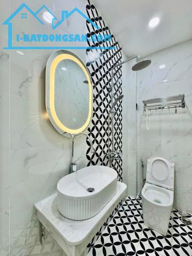 Bán nhà Phạm Văn Hai, P3 Tân Bình 46m2, HXH, 4 tầng, giá 4,7 tỷ TL