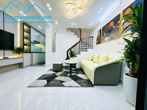 NHÀ MỚI ĐÓN TẾT THÔI..Mỹ Đình 35m × 5 tầng. Mặt tiền khủng. nội thất VIP. Giá chỉ 6.x