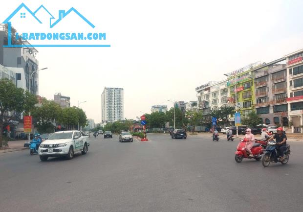 Bán đất Vàng 108m2 mặt phố Hồng Tiến- Long Biên, mặt tiền 8m, kinh doanh đỉnh, chỉ 33.5 tỷ