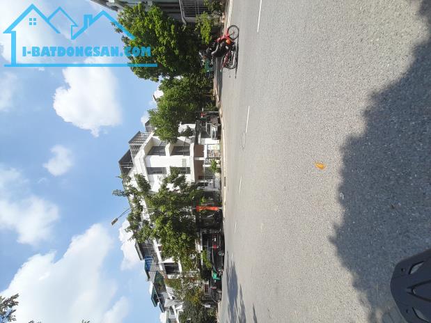 LIỀN KỀ LÔ GÓC KĐT AO SÀO, HOÀNG MAI, 120M,4T,MT20M, VỈA HÈ RỘNG, KINH DOANH, VĂN PHÒNG.