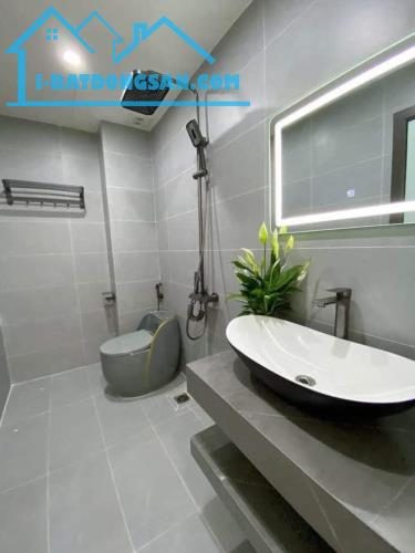 THIÊN HIỀN phố vip. Ô Tô Đỗ Cổng. FULL Nội Thất. Dt 40m²×5 . MT 4.5m . Giá chỉ 9.x
