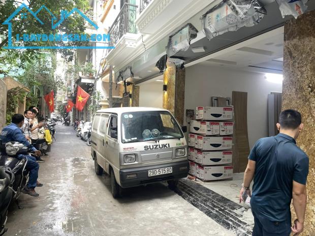 Bán nhà Phùng Chí Kiên Phân Lô, gara 7 chỗ thang máy 52m 6 tầng 15.2tỷ