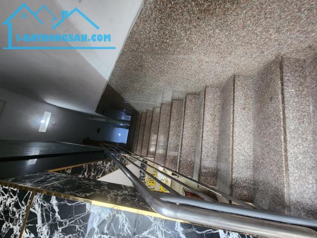 Mặt tiền hẻm xe hơi 119 Nguyễn Thị Thập Tân Phú Quận 7, khách sạn 5 tầng 80.5m2, 13.5 tỷ