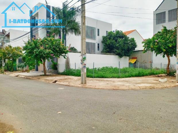 Bán cặp góc KDC Bửu Long Biên Hoà ngay Nhã Viên Quán. 9 x17m 152m. Giá 9,5 tỷ tl chủ