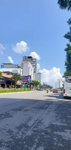 BÁN SIÊU PHẨM ĐẸP VÀ VIP. GIÁ RẺ NHẤT THỊ TRƯỜNG. NGAY CON ĐƯỜNG TỶ USD