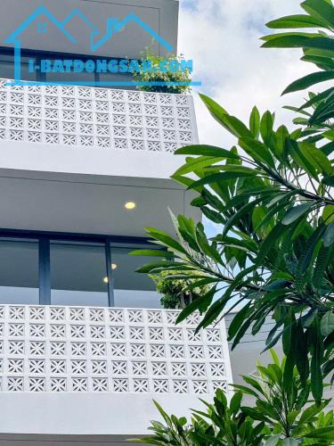 Bán nhanh tòa nhà CHDV 1 trệt 4 lầu Lê Quang Định Bình Thạnh TP.HCM