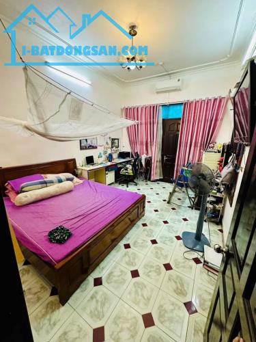 Bán nhà Phân lô chính chủ phố Vũ Hữu. Thanh Xuân DT 68m x 4T. Mặt tiền 5m. Giá 18,35 tỷ