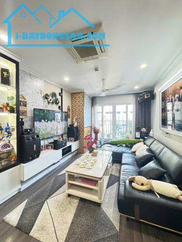 Chung cư Hòa Bình Green City 505 Minh Khai-DT 95 m2-TẦNG TRUNG-2 NGỦ-2 WC-CÓ SLOT Ô TÔ.
