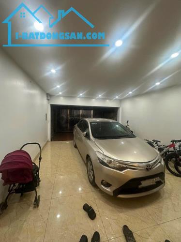 BÁN NHÀ LẠC LONG QUÂN NGÕ THÔNG – GARA 7 CHỖ -2 THOÁNG - TẶNG NỘI THẤT -Ô CHỜ THANG MÁY