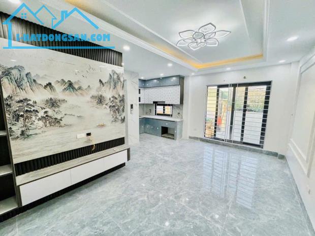 💥Nhà Xây Mới, Phố Vip Thái Hà, Đống Đa, 20m Ra Ôtô, DT 35m2, 6 Tầng Thang Máy, Giá 10.2Tỷ