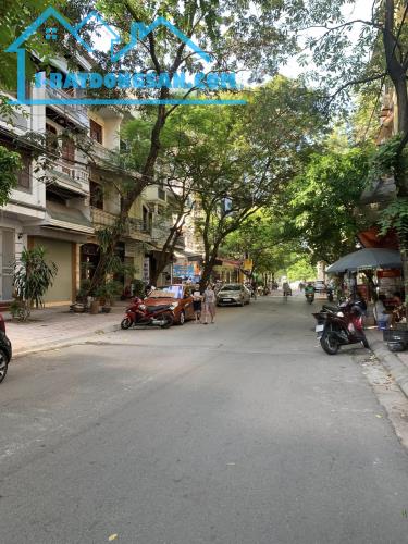 Bán nhà phố Vĩnh Phúc, Ba Đình, DT 93m, MT 9m, lô góc, kinh doanh, vỉa hè, giá 38 tỷ