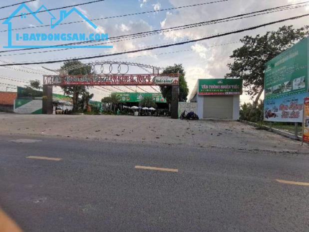Nhà hàng mặt tiền Lã Xuân Oai, doanh thu 3 TỶ/THÁNG, Ngang khủng 35m