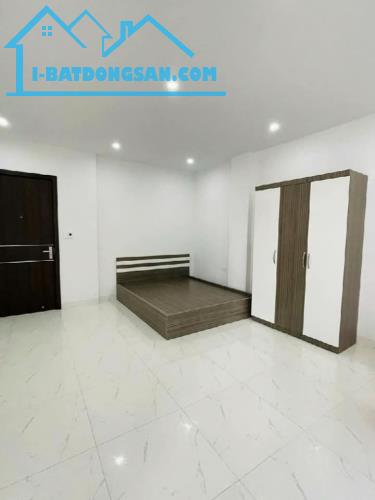 Bán toà Ccmn mặt ngõ Đường Láng. Đống Đa DT93m x 7T. Mặt tiền 9m. Giá hơn 18 tỷ
