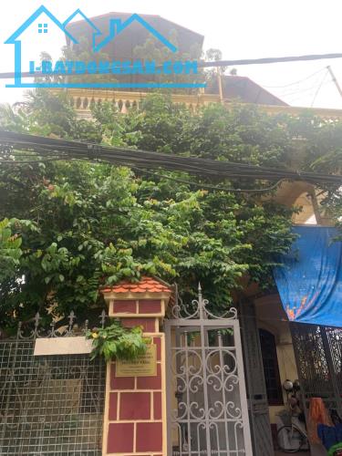 Bán nhà Nguyễn Khoái-DT 116 m2 x 3 tầng.MT 8,3m.MẶT NGÕ-Ô TÔ VÀO NHÀ-2 MẶT TIỀN.