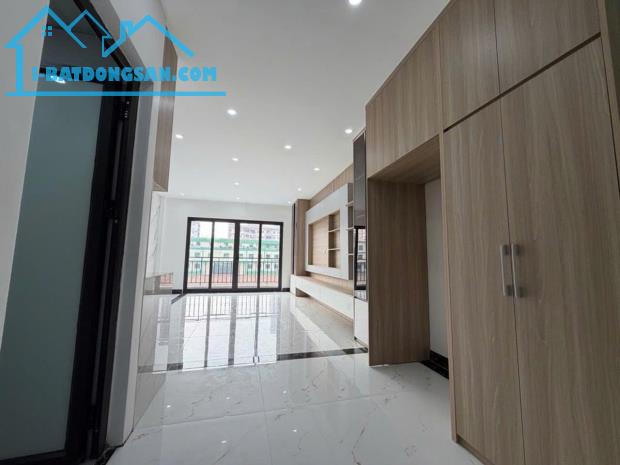 BÁN NHÀ PHÂN LÔ NGÕ 15 NGỌC HỒI, Ô TÔ ĐỖ CỬA, 50M2 X 6 TẦNG THANG MÁY, SỔ VUÔNG