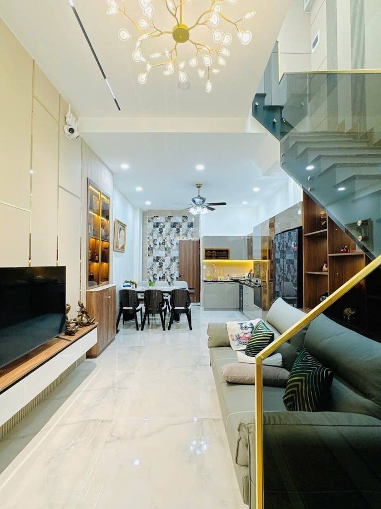 Bán nhà mặt phố Bùi Thị Xuân, Tân Bình, diện tích 88m2, giá chỉ 11,4 tỷ với sổ đỏ