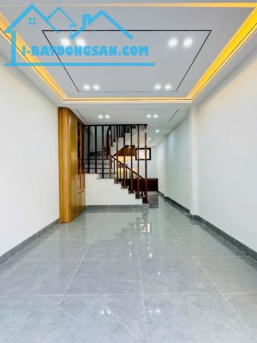 BÁN GẤP NHÀ PHỐ NGUYỄN VĂN CỪ 45M x 5T, Ô TÔ, GẦN PHỐ, FULL NỘI THẤT. GIÁ 8.5 TỶ