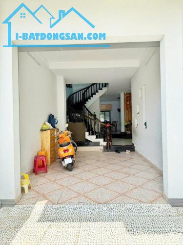 Giá cực rẻ..7 tỷ. Bán biệt thự 2 lầu 8x18m KDC Bửu Long. Đường 8m.Gần bờ kè mát mẻ.