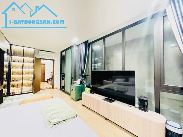Bán nhà Xuân La gara 7 chỗ -kinh doanh -ô chờ thang máy 70m 5tầng 17.6 tỷ